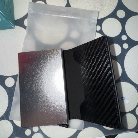 Simpl Toggl Black Wallet - Picture 3 of 5